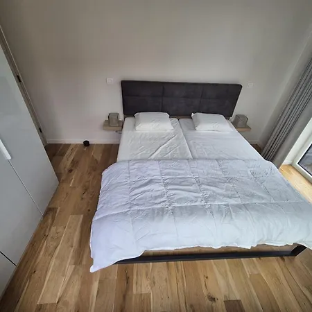 Stijlvol Nieuwbouwappartement Op Wandelafstand Zee - Inclusief Parkeerplaats דירה *